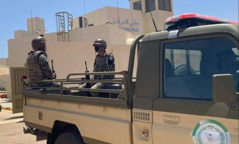 إلقاء القبض على مروج يحمل 25 كجم من القات في "الفرشة"