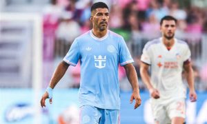 بعد إيقاف ميسي وألبا.. إنتر ميامي يتعادل سلبيا أمام سينسيناتي في الدوري الأمريكي
                
                تعادل إنتر ميامي سلبيا بدون أهداف أمام سينسيناتي ضمن منافسات الدوري الأمريكي.
                الأحد، 27 يوليه 2025 - 10:43