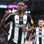 نهاية حلم الهلال .. ألكساندر إيزاك إلى ليفربول 5 مواسم
