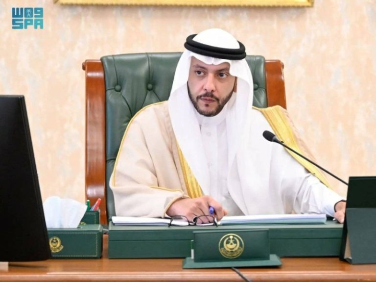 اجتماع المجلس المحلي برئاسة محافظ الطائف في جلسته العشرين