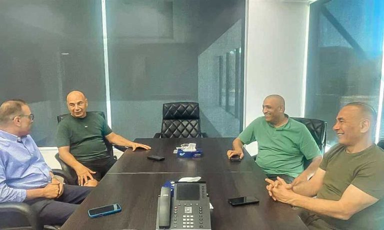 وديات قوية استعدادا لأمم إفريقيا.. تفاصيل اجتماع حسام حسن مع المدير التنفيذي للاتحاد
                
                اجتمع الجهاز الفني لمنتخب مصر بقيادة حسام حسن مع مصطفى عزام المدير التنفيذي لاتحاد الكرة.
                الأربعاء، 30 يوليه 2025 - 22:31