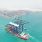 محطة هاتشيسون بميناء السخنة تستقبل 15 "ونش" لتنفيذ البنية الفوقية.. صور