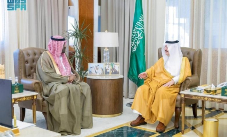 استقبال أمير الشرقية لرئيس وأعضاء الجمعية السعودية لحكام كرة القدم "عطاء ووفاء"