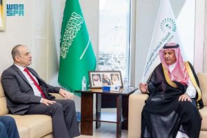 استقبال قيادي: رئيس “الأمن الغذائي” يلتقي مدير برنامج منظمة (الفاو) بالمملكة
