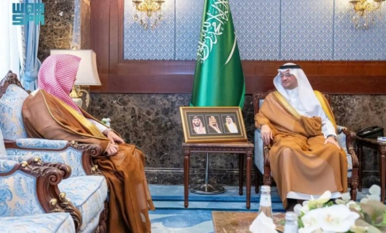استقبال مُحافظ الأحساء لرئيس المحكمة الإدارية بالمحافظة
