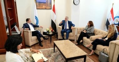 استقبال وزير البترول وفداً رفيعاً من شركة شل العالمية لتعزيز التعاون الاقتصادي