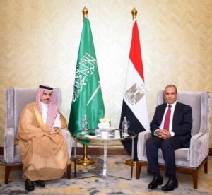 استقبال وزير الخارجية لنظيره السعودي يعزز الروابط الأخوية بين البلدين