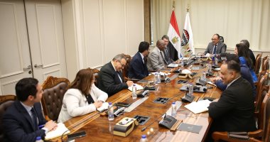استقبال وزير قطاع الأعمال وفد البنك الدولي لتعزيز الشراكة