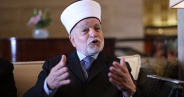 الاحتلال الإسرائيلي يعتقل مفتى القدس من المسجد الأقصى المبارك