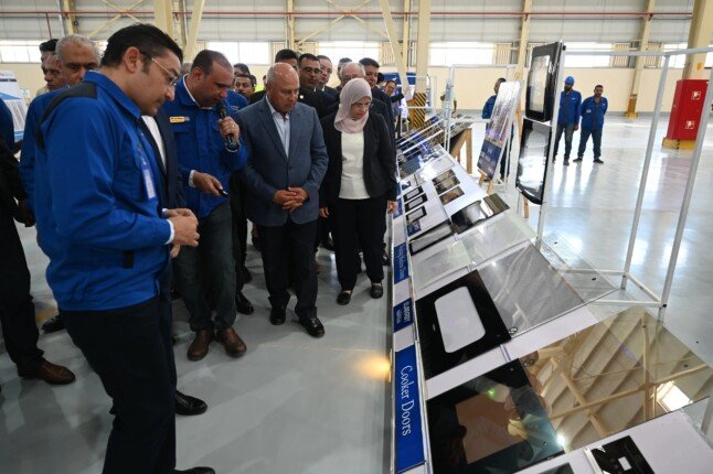 افتتاح مصنع جديد لإنتاج الزجاج الهندسي في المنوفية