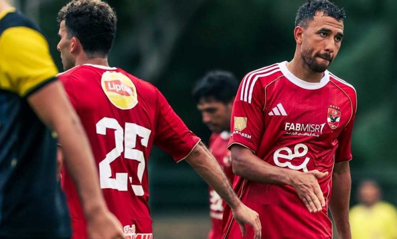 بث مباشر ودي - الأهلي (5)-(0) البنزرتي.. العارضة تمنع السادس
                
                يقدم FilGoal.com تغطية حية ومباشرة لمباراة الأهلي ضد البنزرتي التونسي في مباراة ودية استعدادا للموسم الجديد.
                الجمعة، 25 يوليه 2025 - 19:30