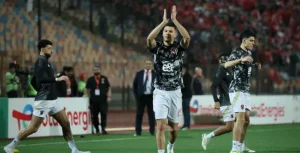 الأهلي يوافق على رحيل أشرف داري بعد تلقيه عروضاً خليجية