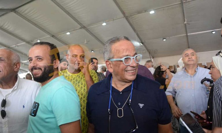 الجنايني يتحدث عن مفاوضات عبد القادر.. وعرض نيوم "الكوبري" وصدمة الجفالي
                
                نفى عمرو الجنايني عضو لجنة التخطيط السابق في نادي الزمالك، عقد جلسة مع أحمد عبد القادر لاعب الأهلي، للتعاقد معه خلال فترة الانتقالات الصيفية.
                الأربعاء، 30 يوليه 2025 - 00:16