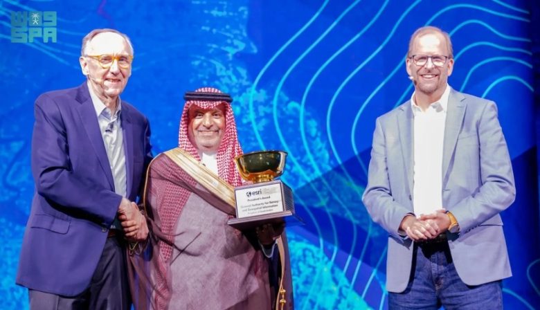 الجوائز تتوالى: الجيومكانية تفوز بجائزة رئيس معهد بحوث النظم البيئية 2025