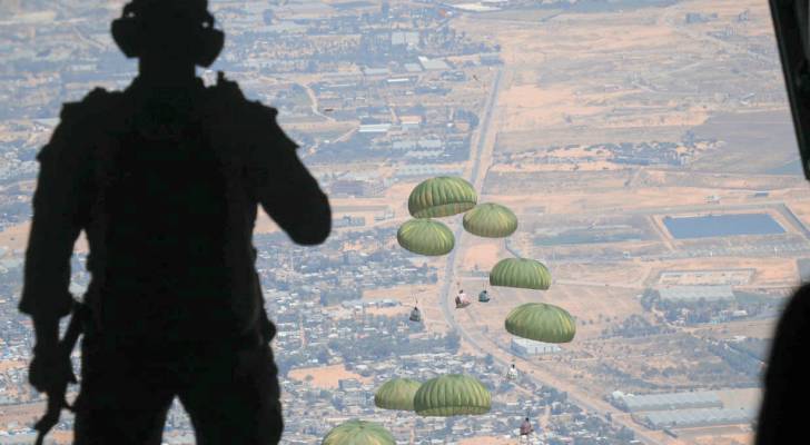 الجيش العربي ينفّذ إنزالات جوية في غزة بمشاركة إماراتية