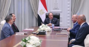 الرئيس السيسى يتابع الموقف التنفيذى لخط السكة الحديد العريش طابا وبئر العبد العريش