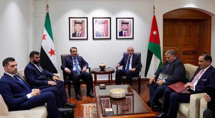 الصفدي يتباحث مع نظيره السوري بشكل موسّع