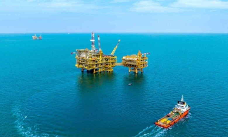 الصين تبدأ إنتاج النفط في حقل جديد بحقل بوهاي البحري بالتعاون مع الشركات المحلية.