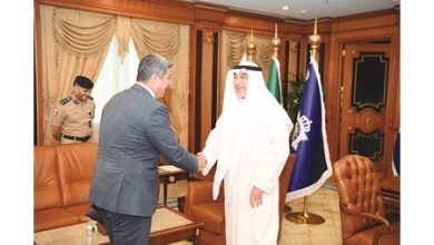 النائب الأول يبحث سبل تعزيز التنسيق الأمني ومكافحة الجريمة مع سفير أرمينيا