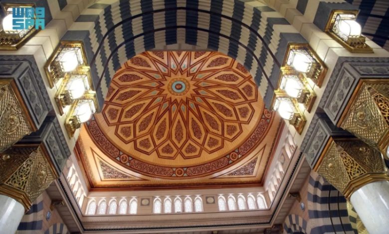النقوش والزخارف تبرز قباب المسجد النبوي كإبداع معماري وروحانية خالدة
