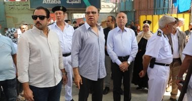 محافظة القاهرة تنقل الباعة الجائلين بمحيط سور الأزبكية لجراج العتبة.. صور