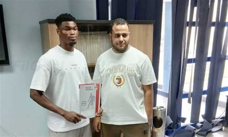 خبر في الجول - سامادو أتدجيكو لاعب المصري إلى سموحة
                
                أتم البنيني سامادو أتدجيكو لاعب المصري إجراءات انتقاله لنادي سموحة، خلال فترة الانتقالات الصيفية الجارية.
                الأربعاء، 30 يوليه 2025 - 19:10