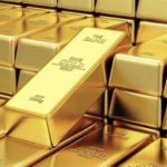 انخفاض سعر الذهب إلى أقل مستوى له خلال الأسبوعين الماضيين بشكل ملحوظ.