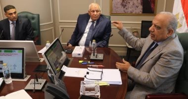 بحث وزير الكهرباء مع محافظ الوادى الجديد خطة التنمية وتأمين التغذية الكهربائية بالمحافظة