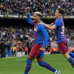 برشلونة يحسم موقف أراوخو.. وفليك يلمح لإعجابه براشفورد