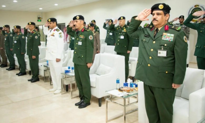 تخريج دورة الفرد الأساسي في المنطقة الشرقية بحضور وزير الداخلية