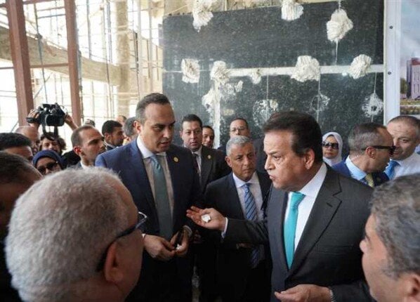 تدشين المرحلة الأولى لمبادرة "رعايتك في بيتك" من وزير الصحة