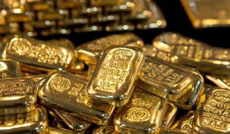 تراجع الذهب تحت ضغط ارتفاع الدولار واقتراب موعد فرض الرسوم الجمركية.