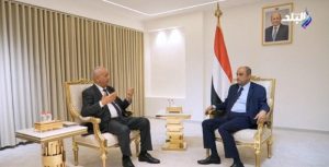 تراجع العملة اليمنية: رئيس الوزراء يؤكد ضرورة الإصلاحات العميقة والمستمرة