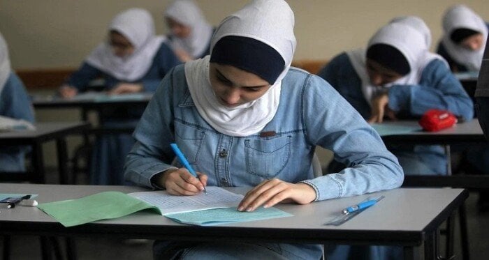 تسريب امتحانات الثانوية العامة 2025 بـ150 جنيها والتعليم ترد بحزم