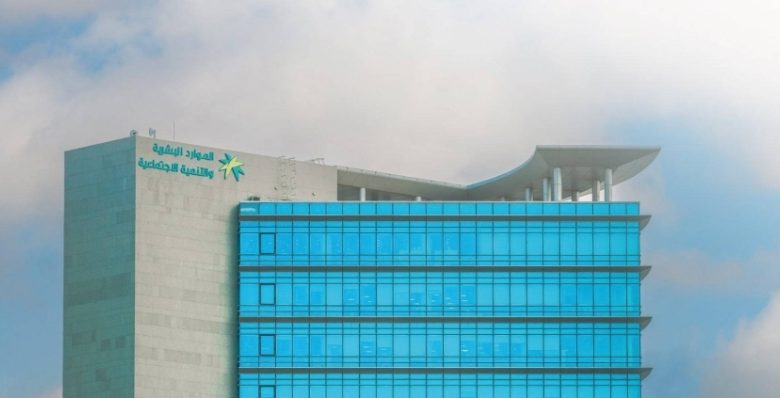 تصنيف رخص العمالة الوافدة إلى ثلاث فئات وفقاً لمهاراتهم وكفاءتهم العملية.