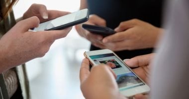 التطبيقات المزيفة.. كيف تكتشفها قبل أن تخترق هاتفك؟