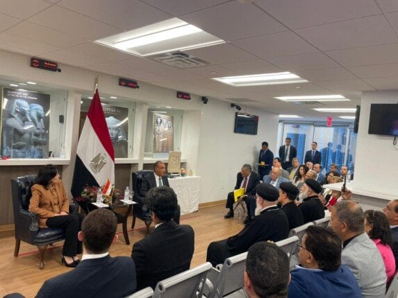 تطوير جسور التواصل مع الجاليات المصرية يؤكد وزير الخارجية
