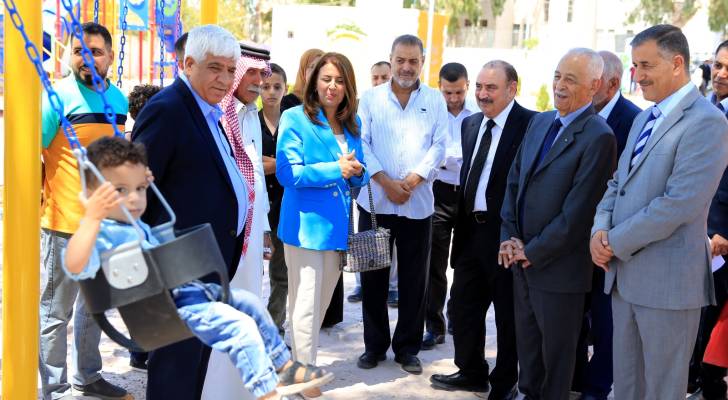 تفقد رئيس الديوان الملكي مشاريع مبادرات ملكية في البلقاء