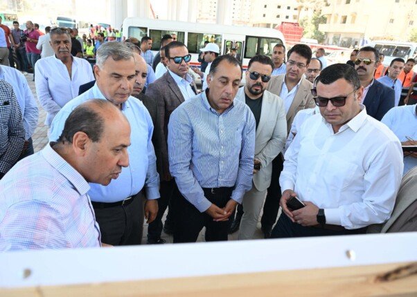 تفقد رئيس الوزراء مشروع محور السادات «كوبري 45» في الإسكندرية