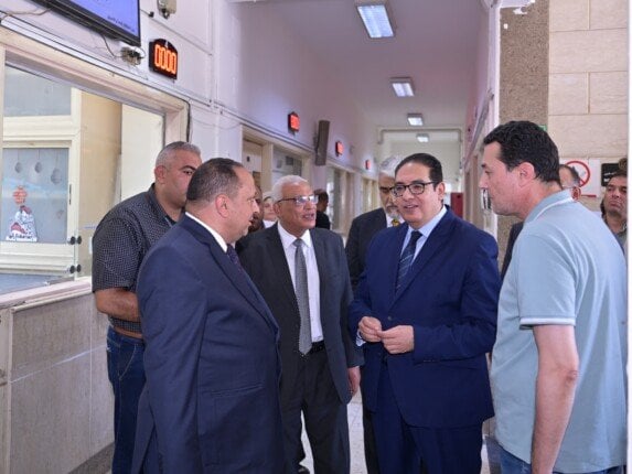 تفقد رئيس جامعة القاهرة معامل التنسيق الإلكتروني بكليات الهندسة والزراعة والدراسات العليا