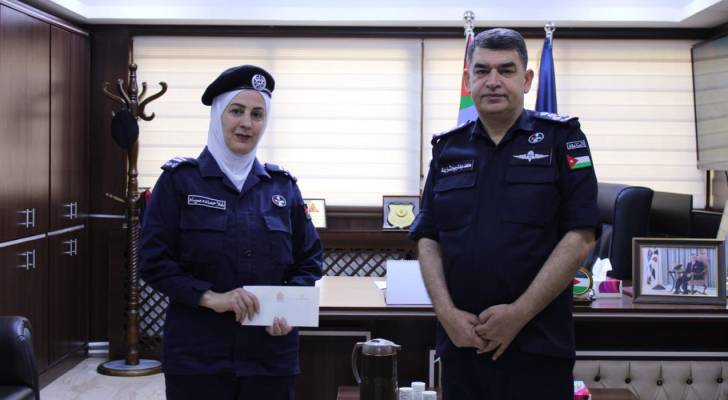 تكريم الوكيل علا حمادة موسى بفضل تفانيها خلال امتحانات "التوجيهي"