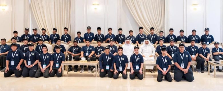 تكريم محافظ الأحساء للمشاركين في برنامج "تحدي البقاء"