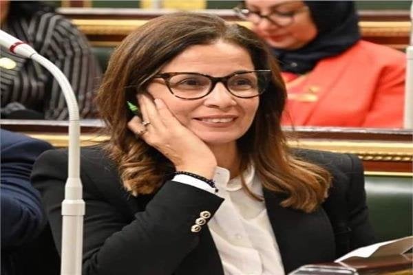 تهنئة رسمية لجيهان زكي بمنحها وسام «جوقة الشرف» من الرئيس الفرنسي