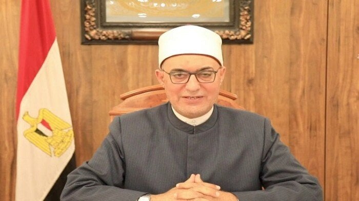 تهنئة مفتي الجمهورية لوزير المالية بفوزه بجائزة «أفضل وزير مالية في إفريقيا»