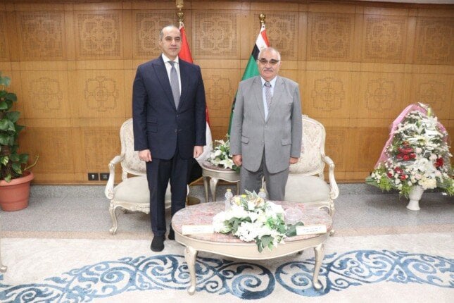 تهنئة وزير الشؤون النيابية لرئيس هيئة قضايا الدولة بمناسبة توليه المنصب الجديد