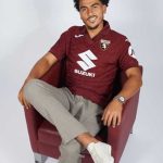 تورينو يتعاقد مع المغربي زكريا أبو خلال 
                
                أتم نادي تورينو الإيطالي إجراءات التعاقد مع المغربي زكريا أبو خلال هذا الصيف. وانضم أبو خلال لنادي تورينو قادما من صفوف تولوز الفرنسي. وأعلن تورينو مساء اليوم الثلاثاء تعاقده بشكل رسمي مع زكريا أبو خلال. <img...
                الثلاثاء، 29 يوليه 2025 - 18:30