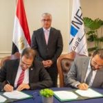 توقيع عقد مشروع "CWA" للمنسوجات بالسخنة تحت إشراف رئيس اقتصادية قناة السويس