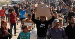 جنود الاحتلال يسرقون مساعدات غزة وفقًا لعضو هيئة العمل الوطنى الفلسطينى