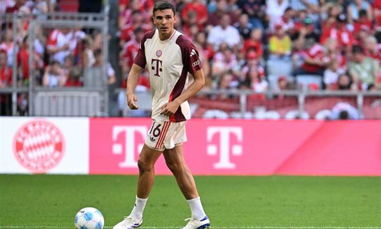 سكاي: مسألة وقت.. بالينيا إلى توتنام
                
                يقترب جواو بالينيا لاعب وسط بايرن ميونيخ الألماني من ارتداء قميص توتنام هوتسبر.
                الخميس، 31 يوليه 2025 - 23:25