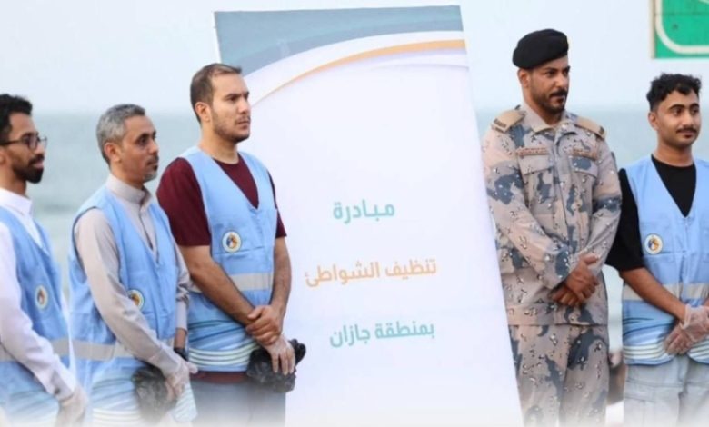حرس الحدود يساهم في تنظيف شاطئ الكورنيش بجازان